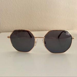 Gold Frame Octagon Shaped Sunglasses 🕶